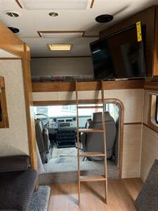 2002 FreightLiner 112   - Photo 15 - Elkhart, IN 46514