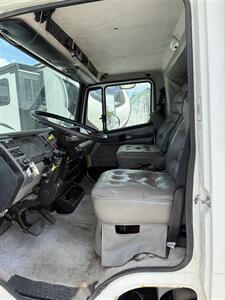 2002 FreightLiner 112   - Photo 7 - Elkhart, IN 46514