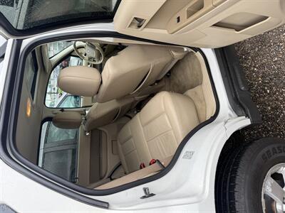 2010 Ford Escape Limited   - Photo 12 - Elkhart, IN 46514