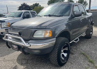 2002 Ford F-150 Lariat   - Photo 1 - Elkhart, IN 46514