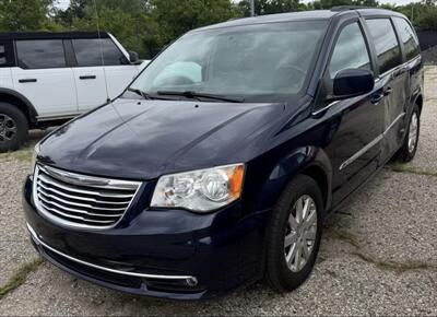 2013 Chrysler Town & Country Touring   - Photo 1 - Elkhart, IN 46514