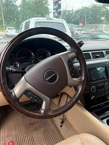 2012 GMC Yukon Denali - Photo 9 - Elkhart, IN 46514