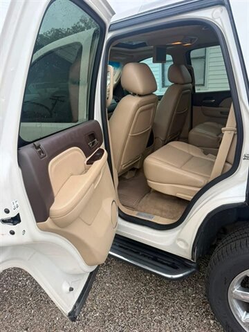 2012 GMC Yukon Denali - Photo 10 - Elkhart, IN 46514