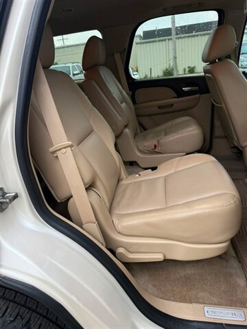 2012 GMC Yukon Denali - Photo 16 - Elkhart, IN 46514