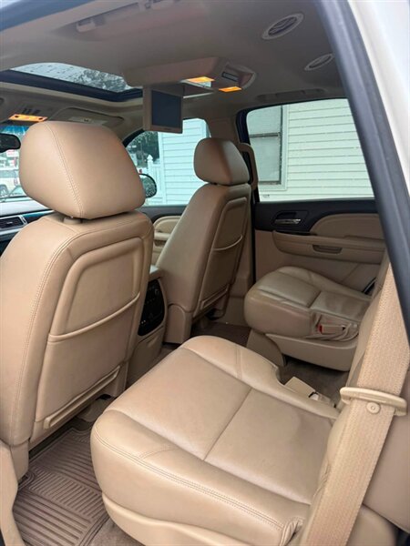 2012 GMC Yukon Denali - Photo 11 - Elkhart, IN 46514