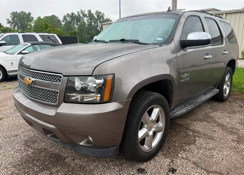 2013 Chevrolet Tahoe LT - Photo 1 - Elkhart, IN 46514