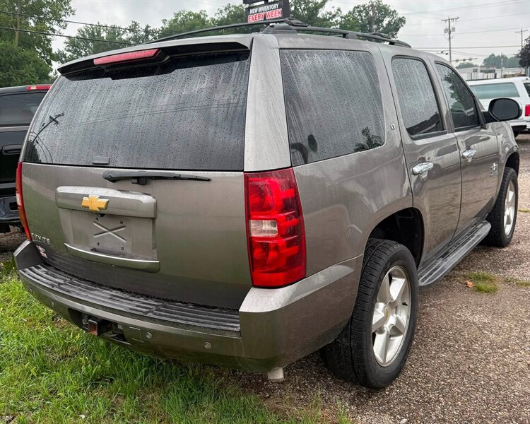 2013 Chevrolet Tahoe LT - Photo 5 - Elkhart, IN 46514