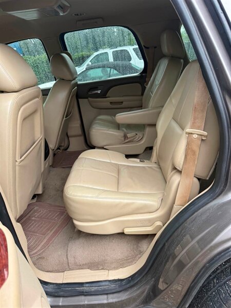 2013 Chevrolet Tahoe LT - Photo 11 - Elkhart, IN 46514