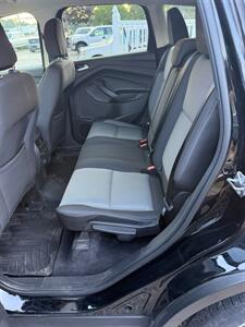 2018 Ford Escape SE   - Photo 9 - Elkhart, IN 46514