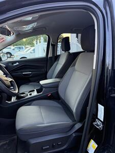 2018 Ford Escape SE   - Photo 8 - Elkhart, IN 46514