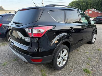 2018 Ford Escape SE   - Photo 5 - Elkhart, IN 46514
