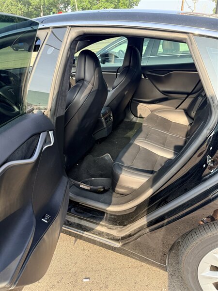 2019 Tesla Model S 75D - Photo 7 - Elkhart, IN 46514