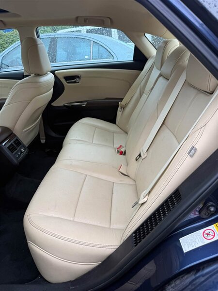 2014 Toyota Avalon XLE Premium - Photo 8 - Elkhart, IN 46514