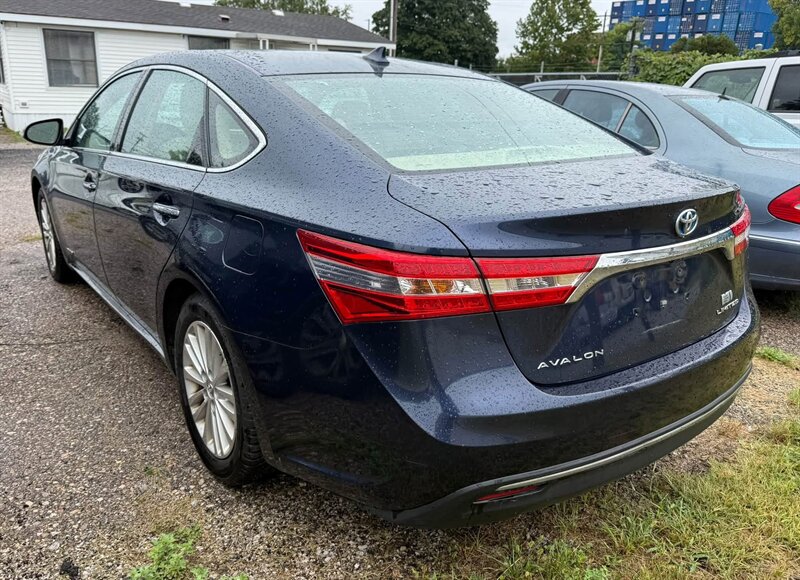 2014 Toyota Avalon XLE Premium - Photo 6 - Elkhart, IN 46514
