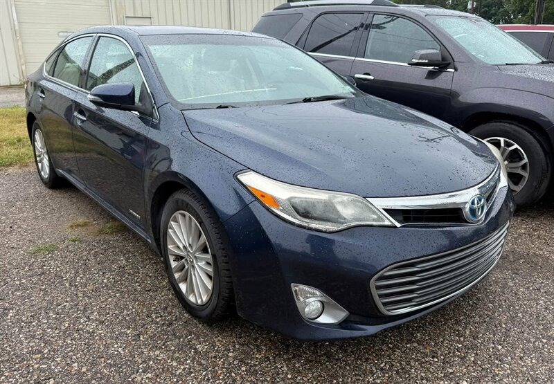 2014 Toyota Avalon XLE Premium - Photo 2 - Elkhart, IN 46514