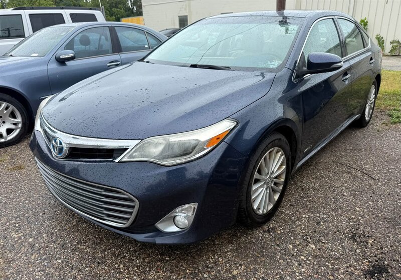 2014 Toyota Avalon XLE Premium - Photo 1 - Elkhart, IN 46514