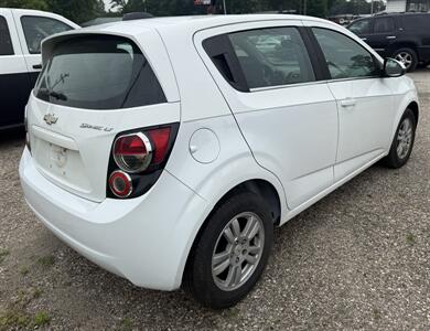2015 Chevrolet Sonic LT Auto   - Photo 5 - Elkhart, IN 46514