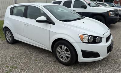 2015 Chevrolet Sonic LT Auto   - Photo 2 - Elkhart, IN 46514