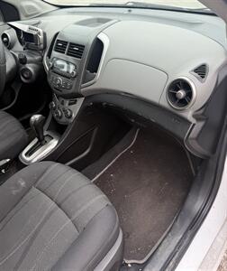 2015 Chevrolet Sonic LT Auto   - Photo 9 - Elkhart, IN 46514
