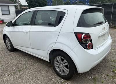 2015 Chevrolet Sonic LT Auto   - Photo 4 - Elkhart, IN 46514