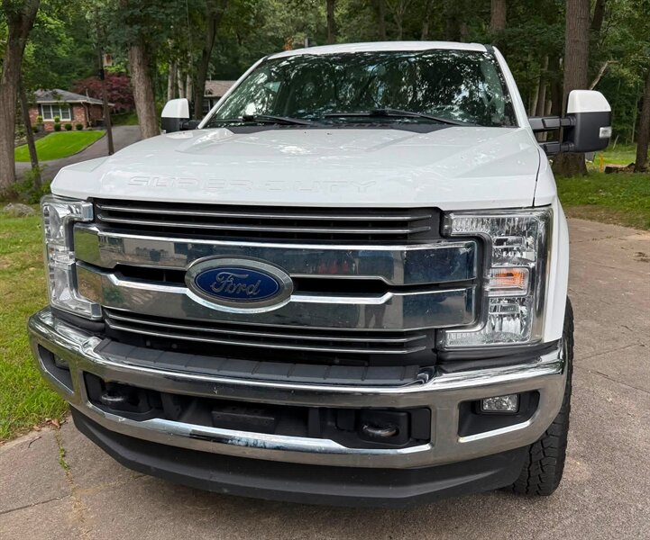 2019 Ford F-250 Super Duty Lariat - Photo 2 - Elkhart, IN 46514