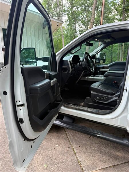 2019 Ford F-250 Super Duty Lariat - Photo 6 - Elkhart, IN 46514