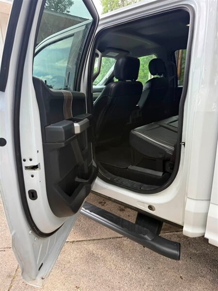 2019 Ford F-250 Super Duty Lariat - Photo 9 - Elkhart, IN 46514