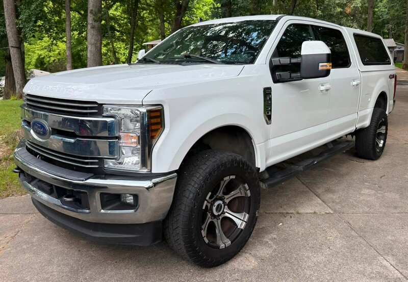 2019 Ford F-250 Super Duty Lariat - Photo 0 - Elkhart, IN 46514