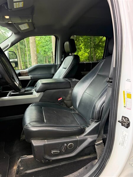 2019 Ford F-250 Super Duty Lariat - Photo 7 - Elkhart, IN 46514