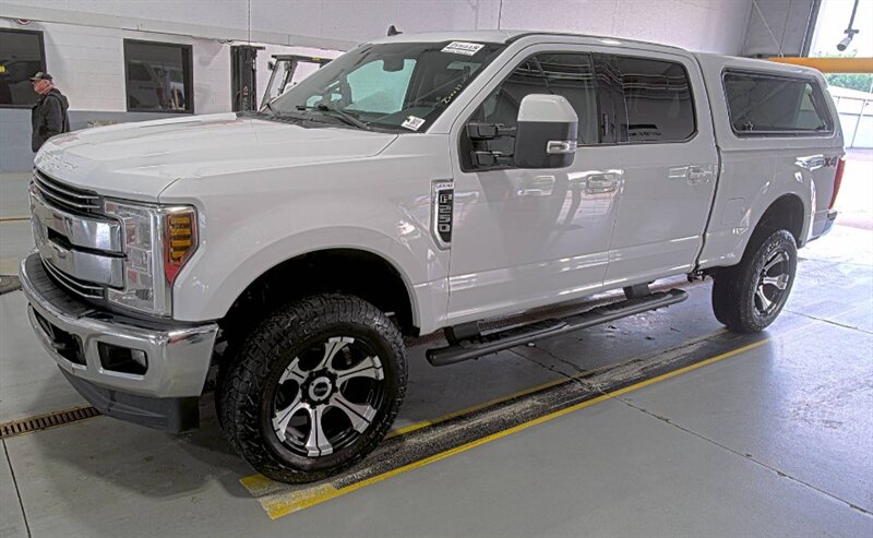 2019 Ford F-250 Super Duty Lariat   - Photo 1 - Elkhart, IN 46514