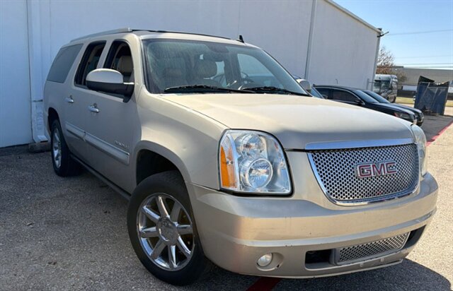 2008 GMC Yukon XL Denali - Photo 1 - Elkhart, IN 46514