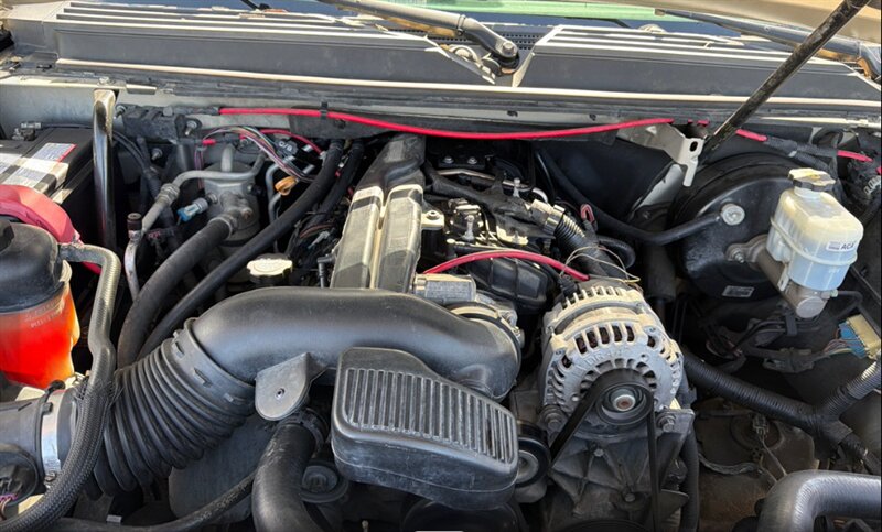 2008 GMC Yukon XL Denali - Photo 5 - Elkhart, IN 46514