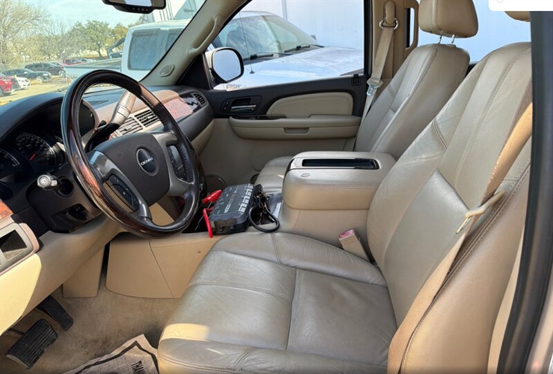 2008 GMC Yukon XL Denali - Photo 3 - Elkhart, IN 46514