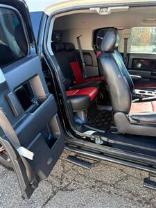 2007 Toyota FJ Cruiser 4dr SUV   - Photo 28 - Elkhart, IN 46514