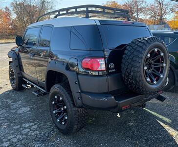 2007 Toyota FJ Cruiser 4dr SUV   - Photo 18 - Elkhart, IN 46514