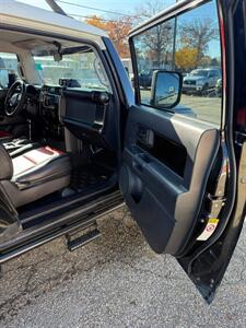 2007 Toyota FJ Cruiser 4dr SUV   - Photo 25 - Elkhart, IN 46514