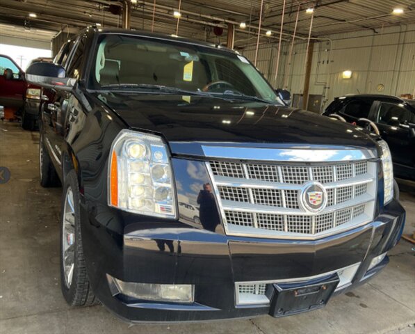 2014 Cadillac Escalade Platinum - Photo 1 - Elkhart, IN 46514