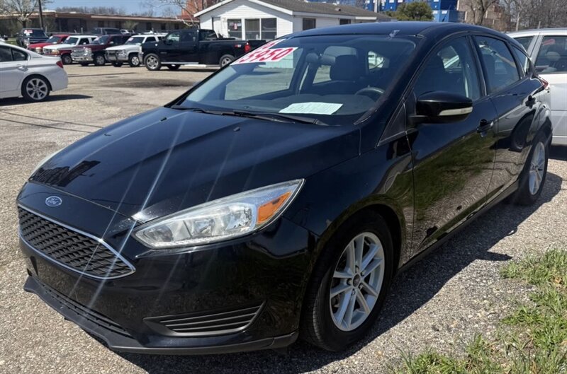 Shadow Black 2016 Ford Focus SE Hatchback Hatchback Front-Wheel Drive 5-Speed Manual