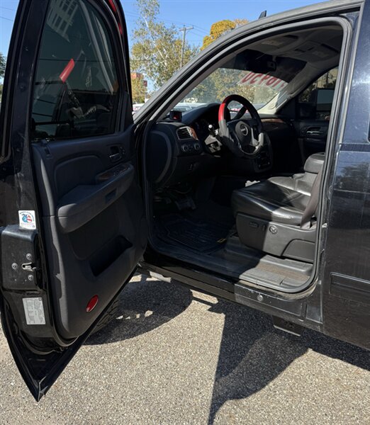 2008 GMC Sierra 2500HD SLT - Photo 7 - Elkhart, IN 46514