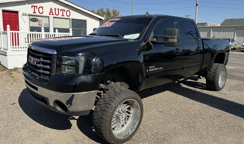 2008 GMC Sierra 2500HD SLT - Photo 1 - Elkhart, IN 46514