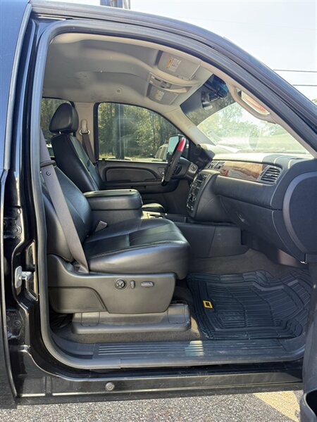 2008 GMC Sierra 2500HD SLT - Photo 13 - Elkhart, IN 46514