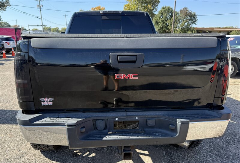 2008 GMC Sierra 2500HD SLT - Photo 6 - Elkhart, IN 46514