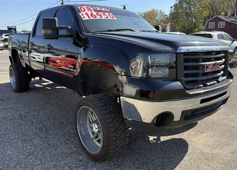 2008 GMC Sierra 2500HD SLT - Photo 2 - Elkhart, IN 46514