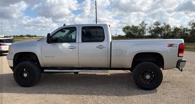 2011 GMC Sierra 2500HD SLT - Photo 2 - Elkhart, IN 46514