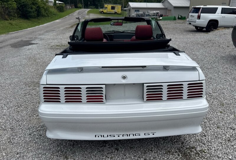 1988 Ford Mustang GT - Photo 6 - Elkhart, IN 46514