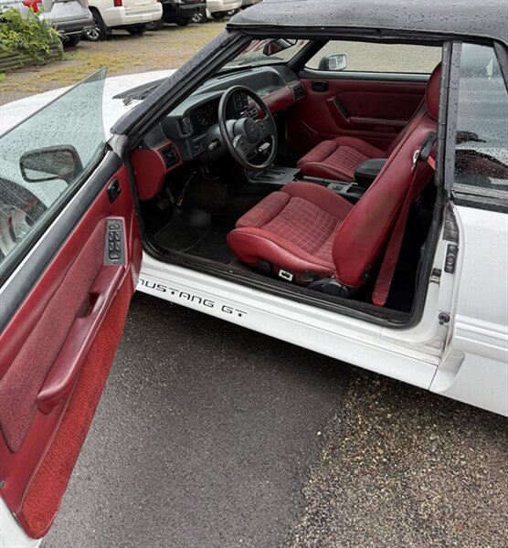 1988 Ford Mustang GT - Photo 16 - Elkhart, IN 46514