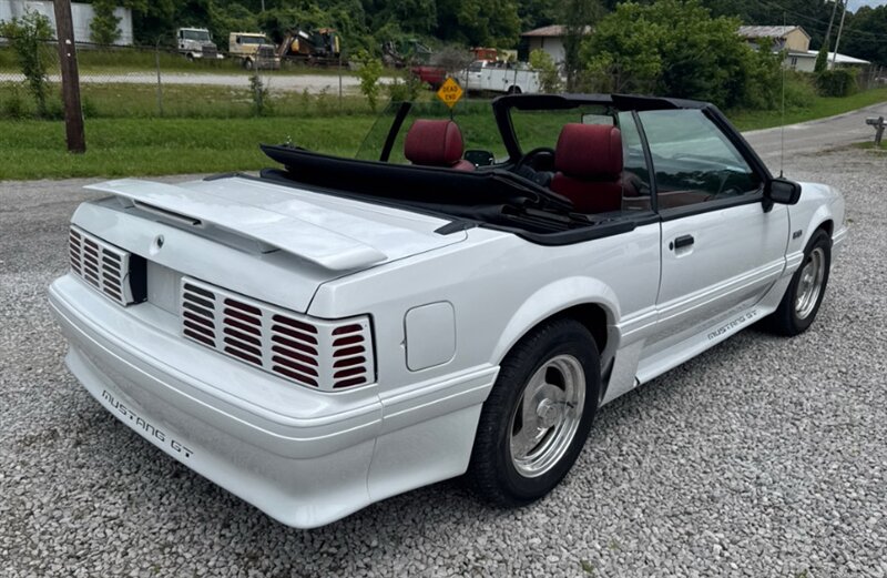 1988 Ford Mustang GT - Photo 5 - Elkhart, IN 46514