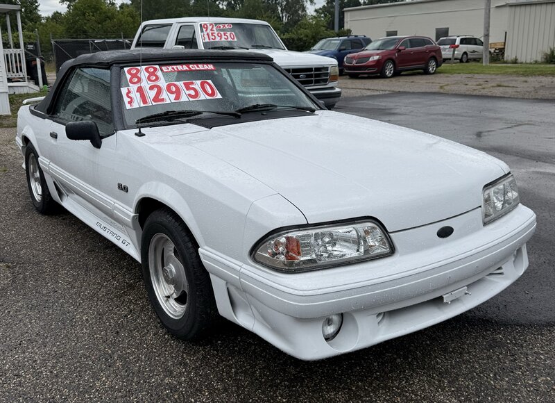 1988 Ford Mustang GT - Photo 11 - Elkhart, IN 46514