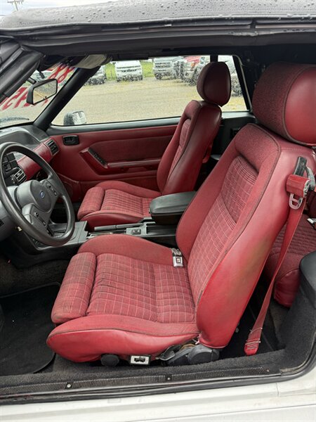 1988 Ford Mustang GT - Photo 17 - Elkhart, IN 46514