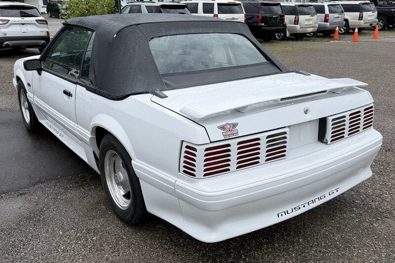 1988 Ford Mustang GT - Photo 13 - Elkhart, IN 46514